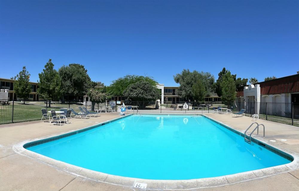 Quality Inn On Historic Route 66 Barstow Exterior photo